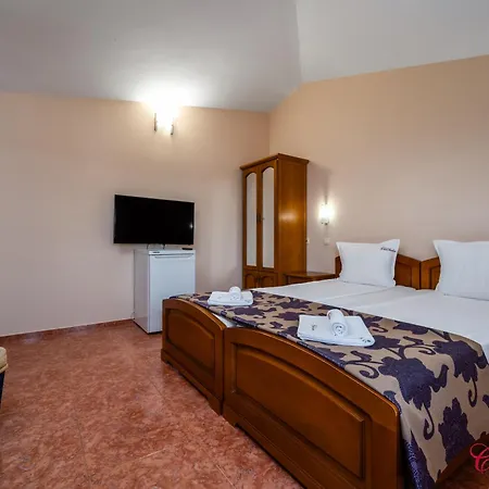 Хотел чучулев 3*