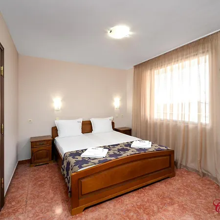 Chuchulev Hotel 3*
