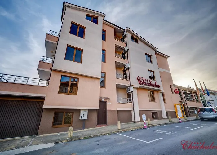 чучулев Хотел 3*