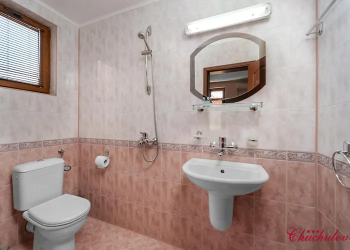 Хотел чучулев