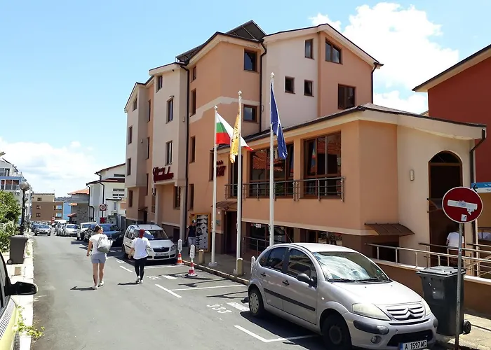 чучулев Хотел