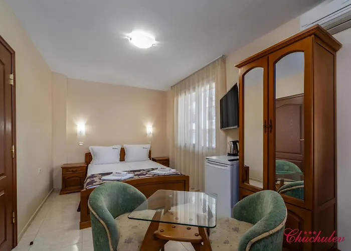 Отель Chuchulev 3*