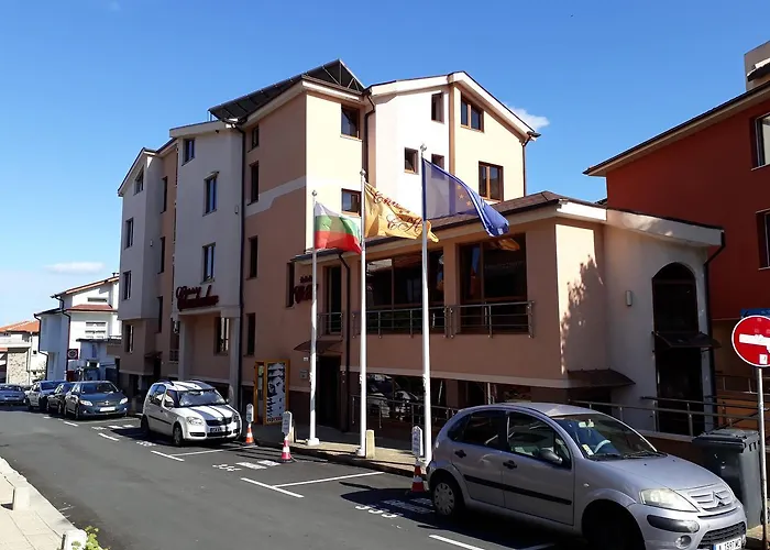 Отель Chuchulev